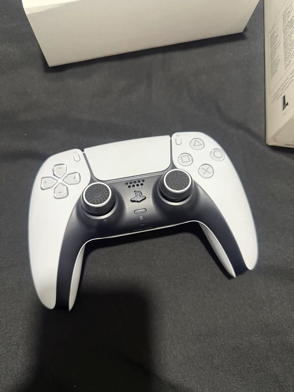 Dois controles PS5 Dualsense