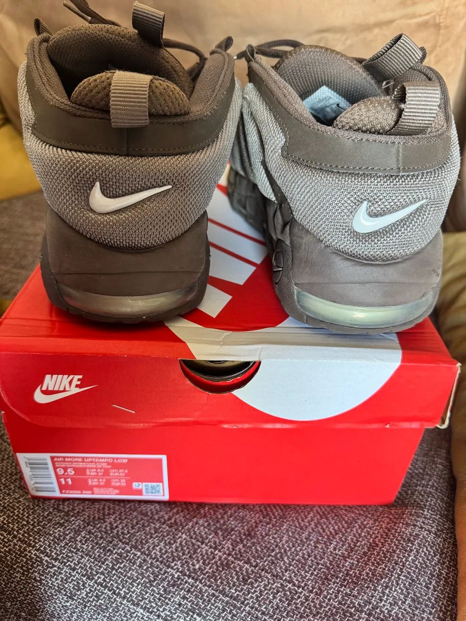 Tenis Nike Uptempo Low - Foto 5