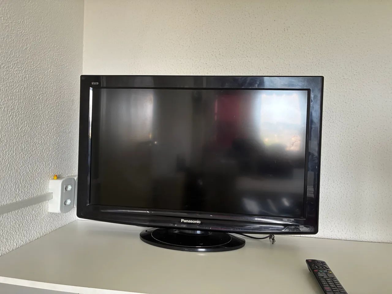 TV Panasonic Viera 32" LCD - Modelo Clássico com Controle