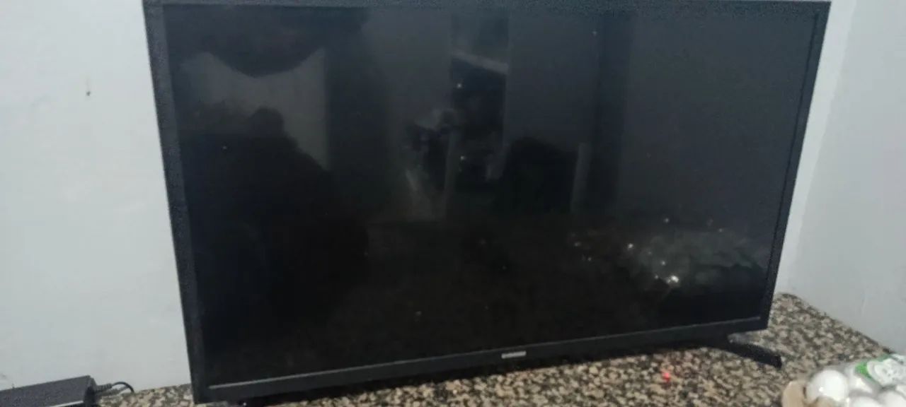 Vendo Smart tv de 32 polegadas Samsung - Foto 3