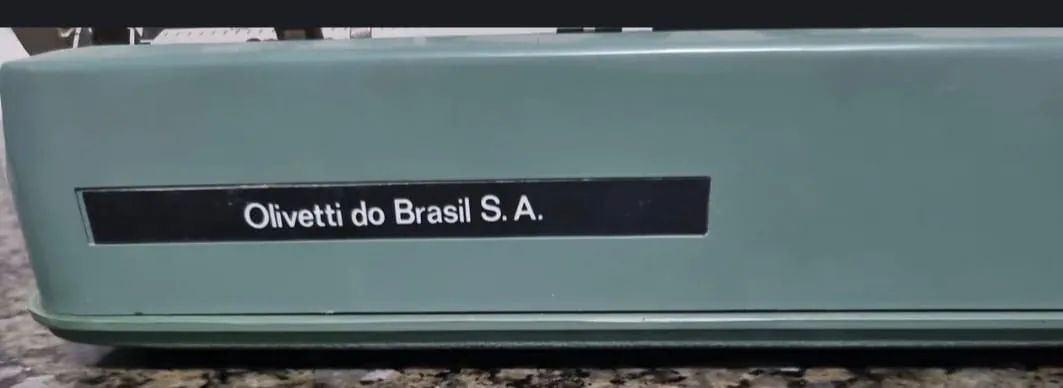 Maquina de escrever Olivetti para colecionador funciona perfeitamente - Foto 2