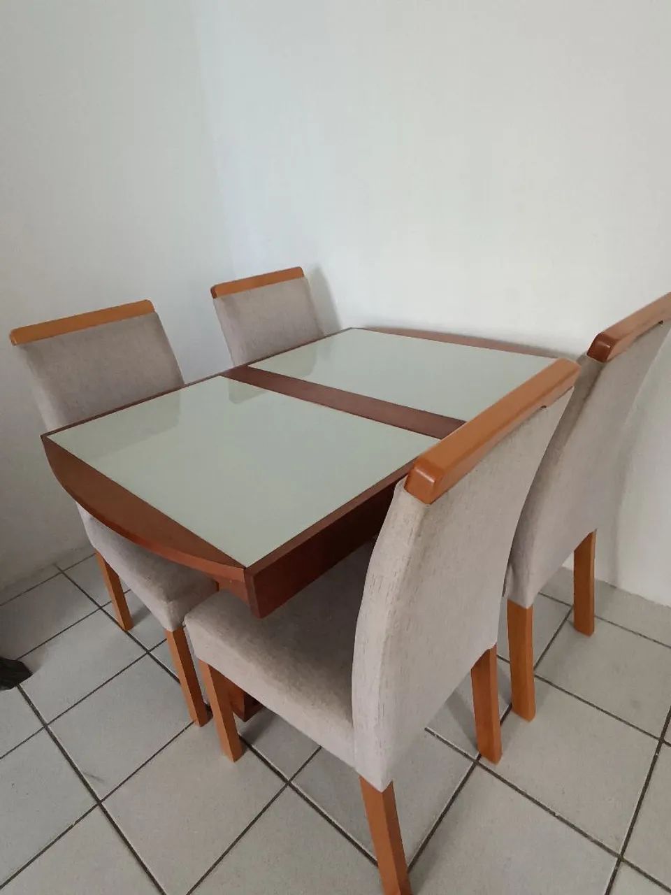 Conjunto mesa e cadeiras de jantar (Madeira e vidro) - Foto 3