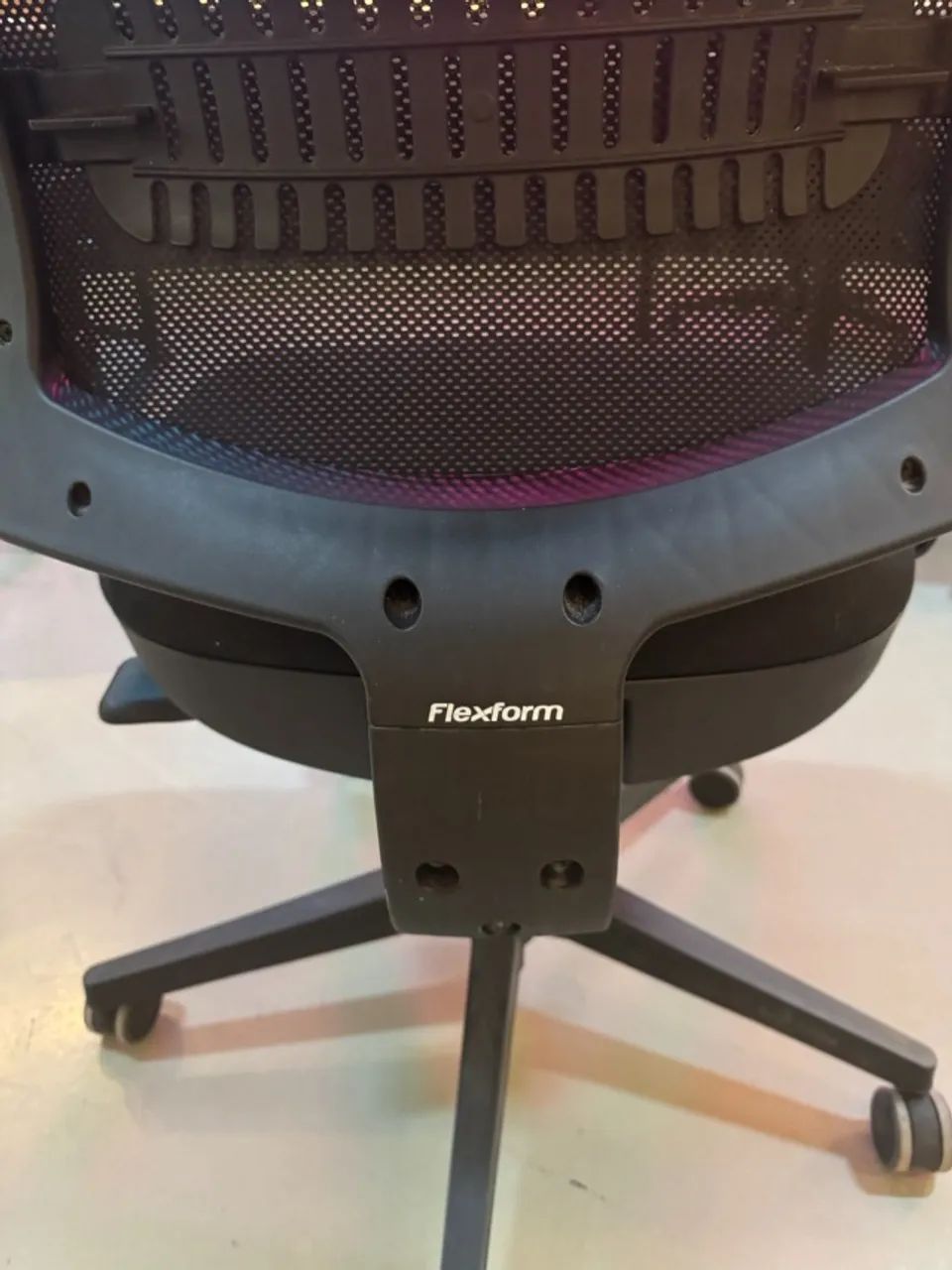 Cadeira de escritório Flexform Uni All BlackCadeira de escritório Flexform Uni All Black - Foto 3