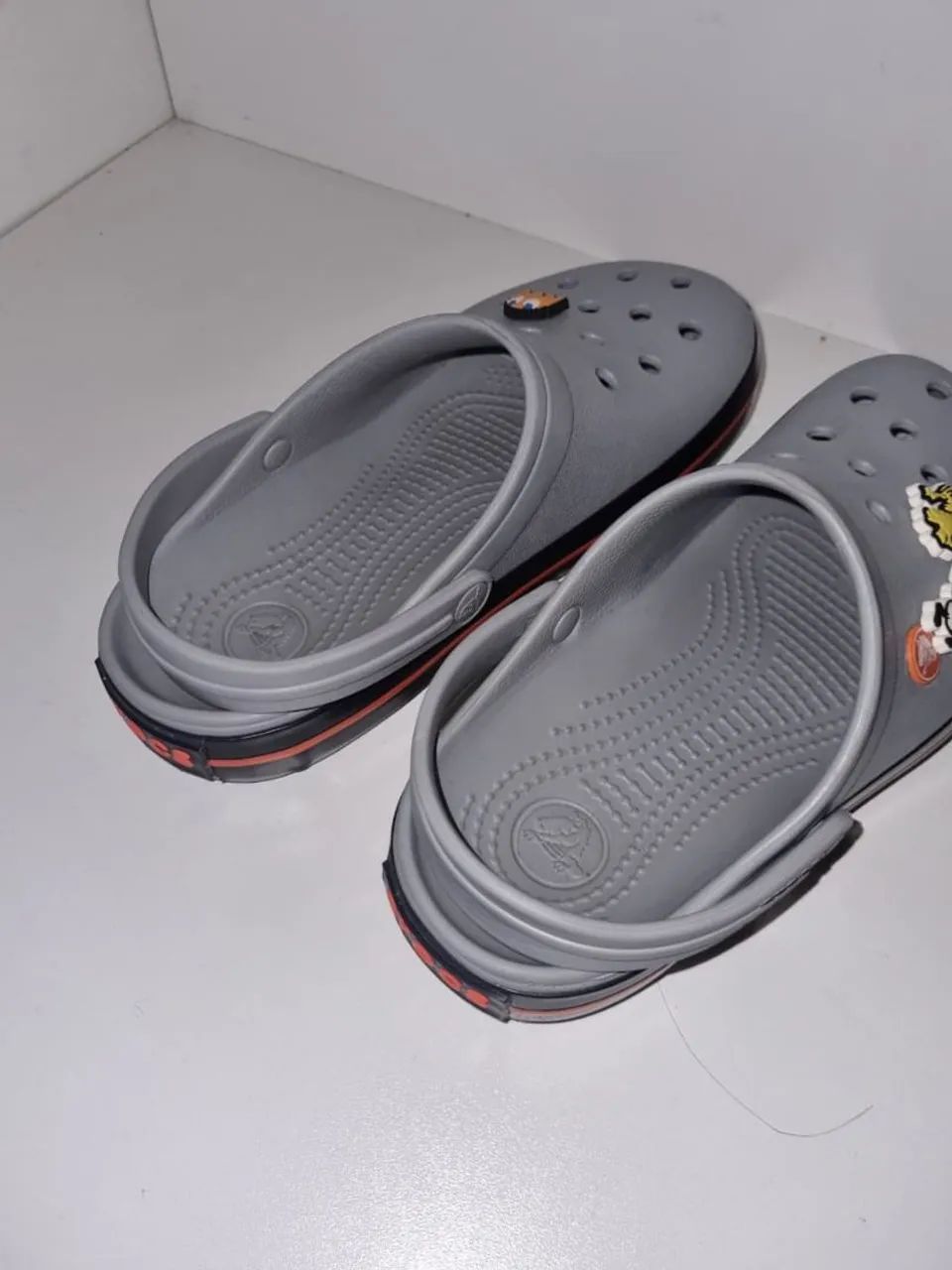 Crocs com bottons  - Foto 3