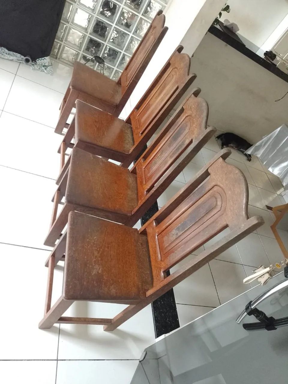 Mesa de angelim com 4 cadeiras. - Foto 3