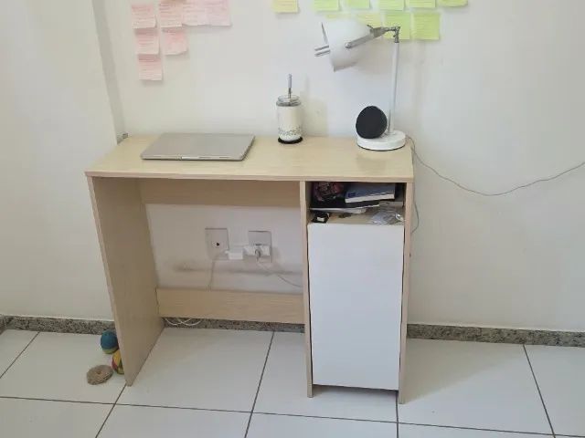 Escrivaninha Compacta 1 Porta e 1 Nicho Carvalho Claro e Branco 91cm