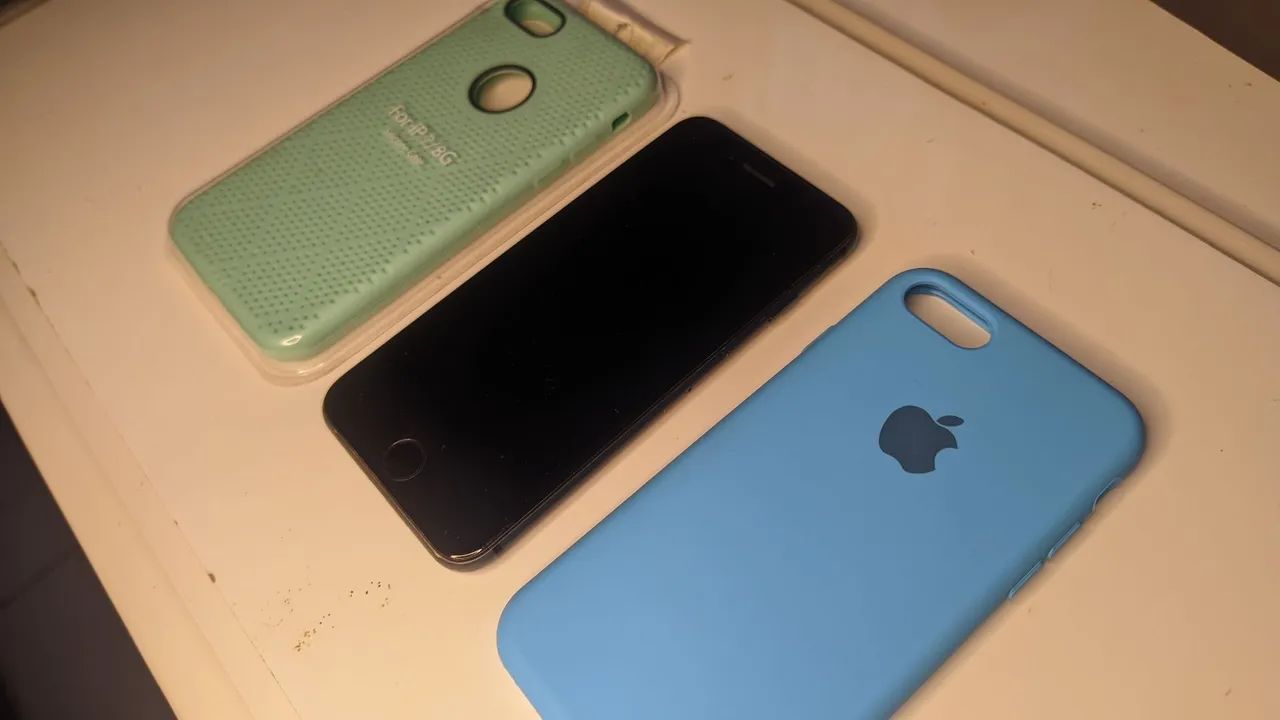 iPhone 8 Preto em Perfeito Estado Original + Caixa + 2 Capinhas - Foto 2