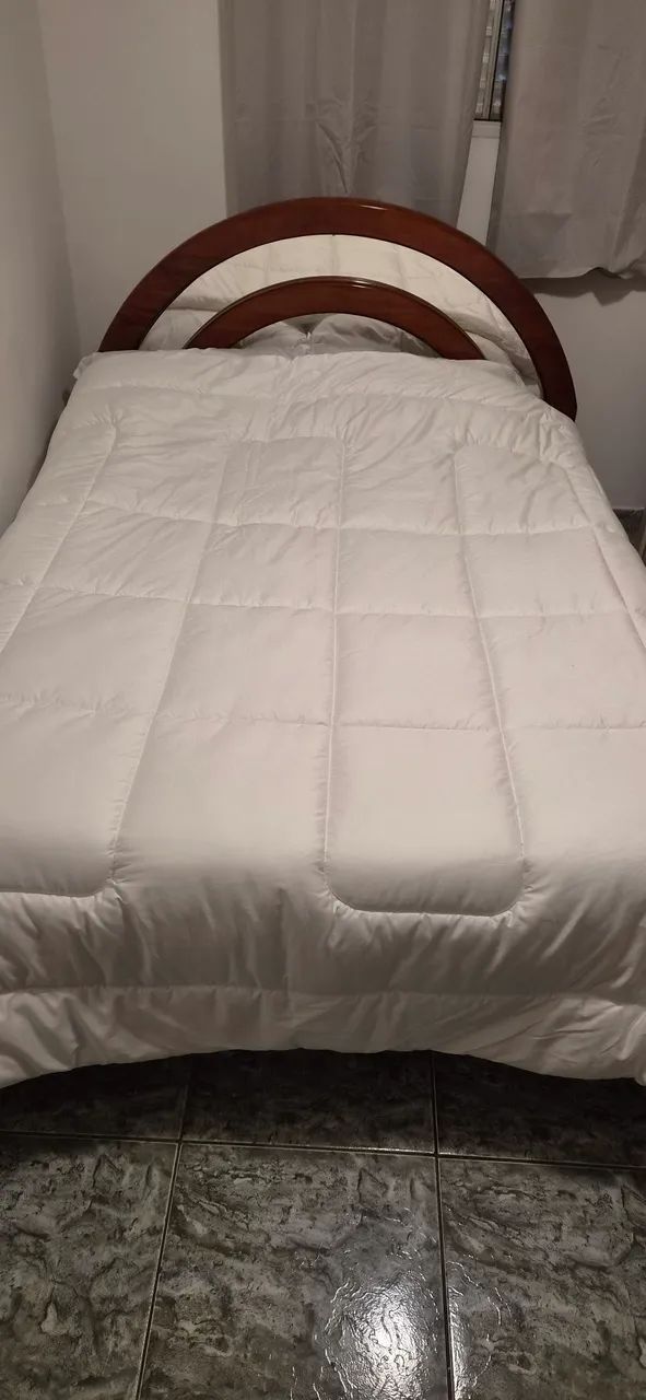 Cama de casal madeira maciça com espelhos - Foto 2
