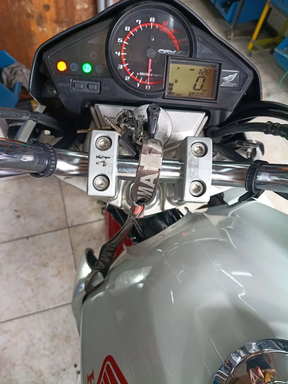 Cb300r FLEX baixa km ,com freios abs - Foto 5