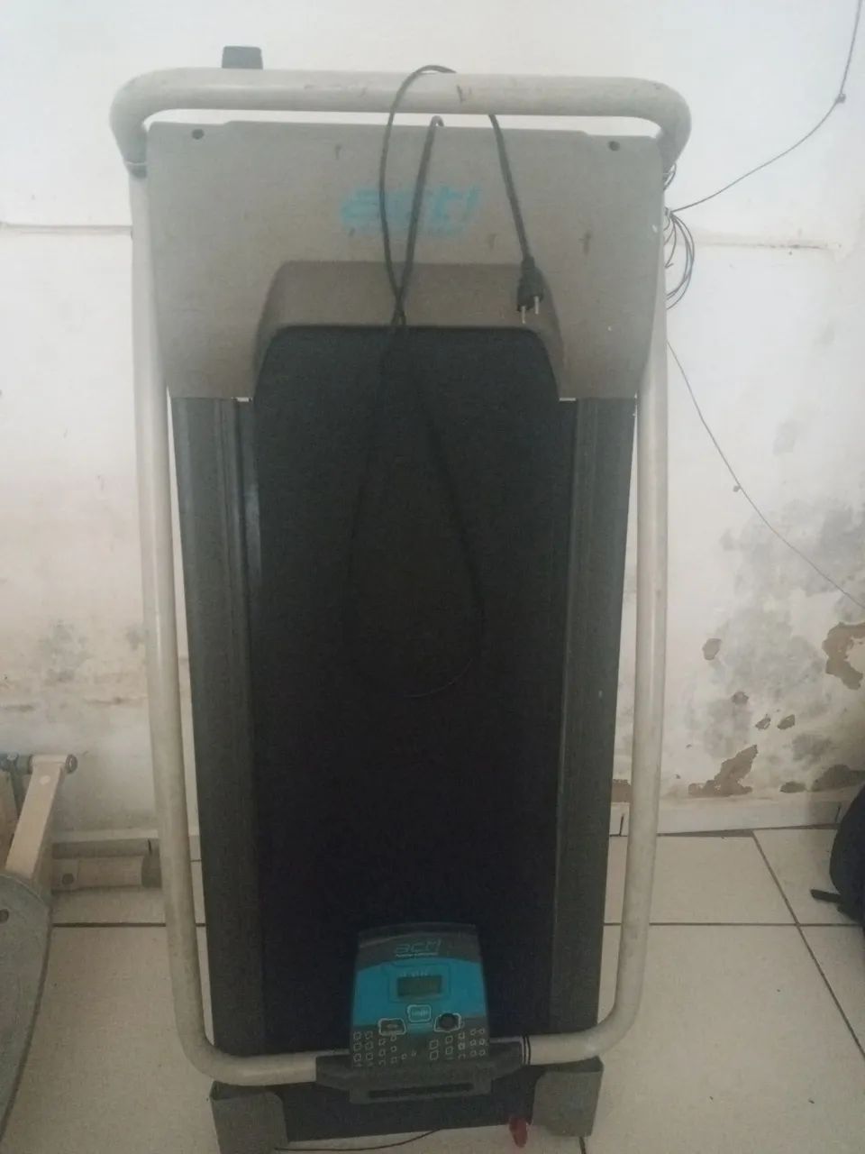 Vendo esteira com urgencia