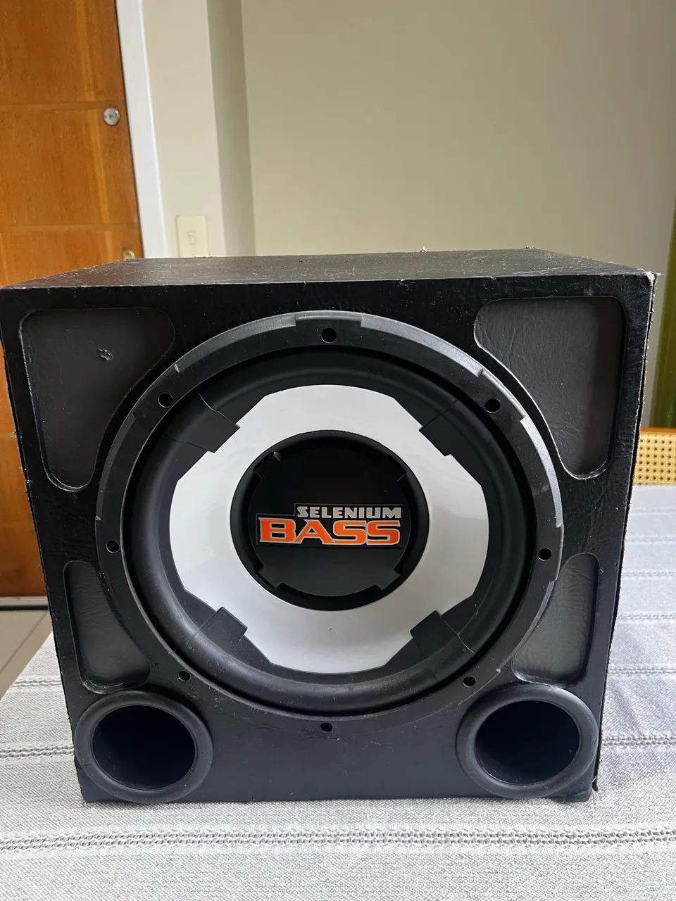 Caixa sub com Selenium Bass de 12? 250 RMS