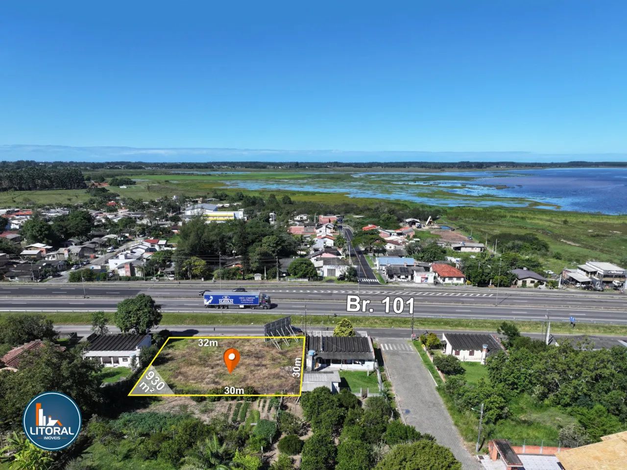 Terreno às margens de BR101
