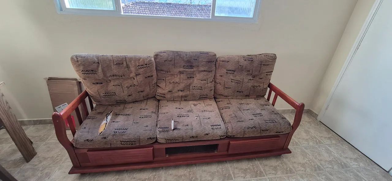 Sofa de madeira maciça  - Foto 4