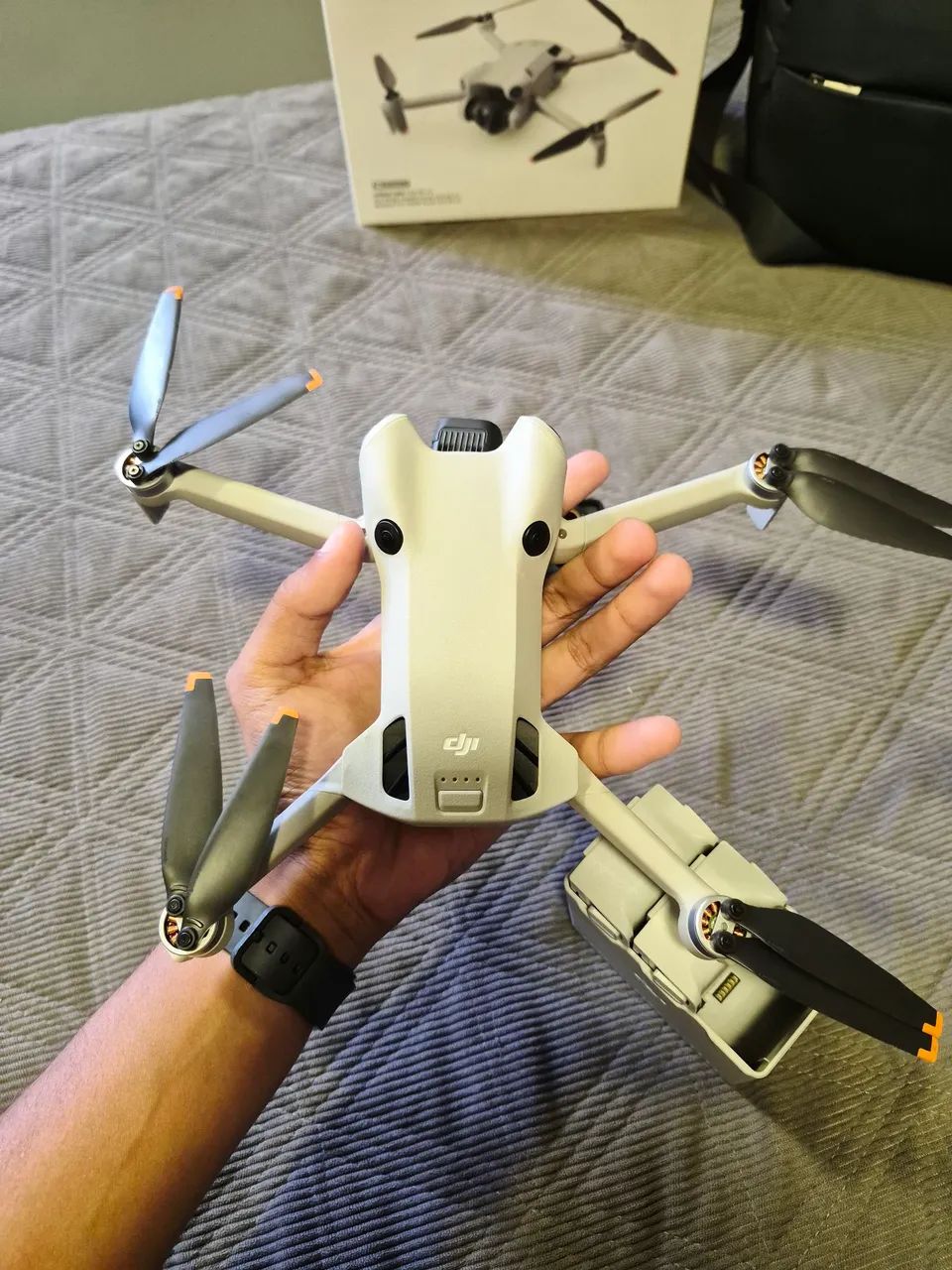 dji mini 4 pro fly more combo plus  - Foto 4