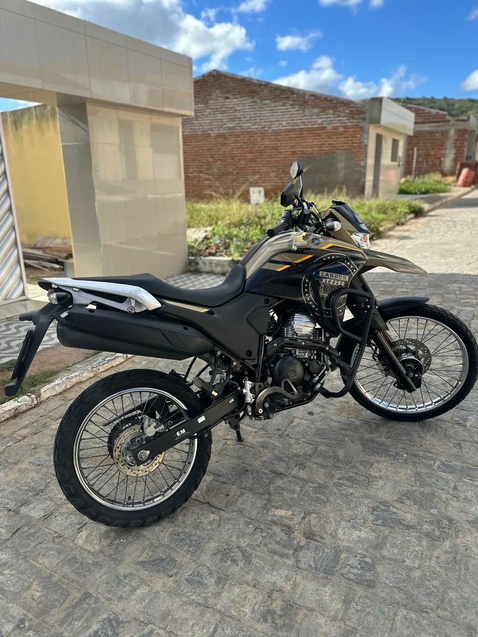 XTZ Lander 250 - Foto 3