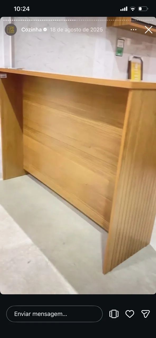 Mesa em ripado 