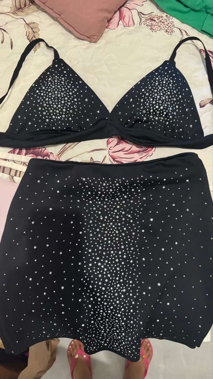 Conjunto de saia e top preto com brilho  - Foto 3