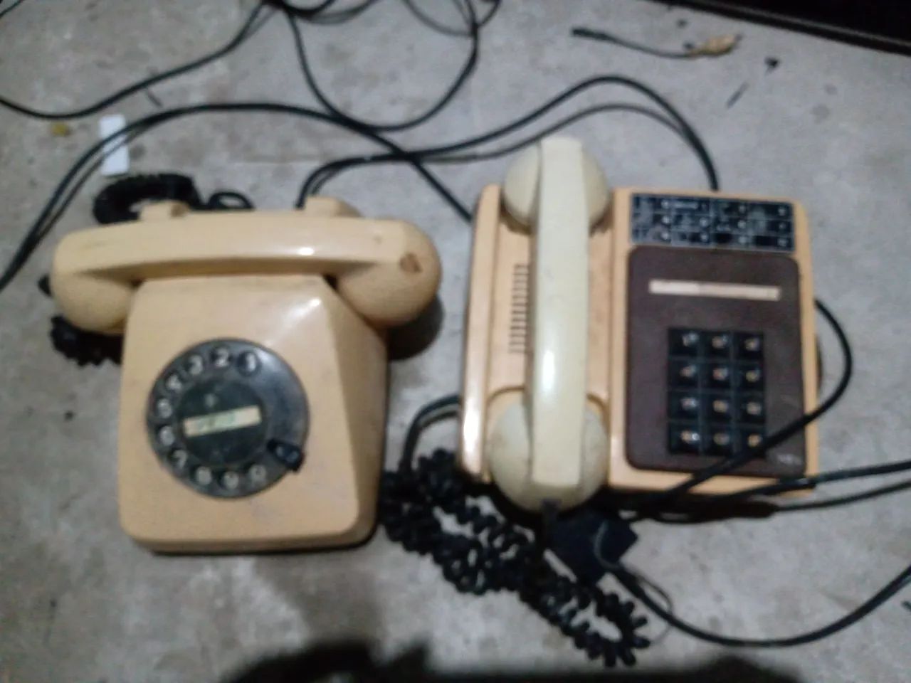 Telefone antigo decorativo 