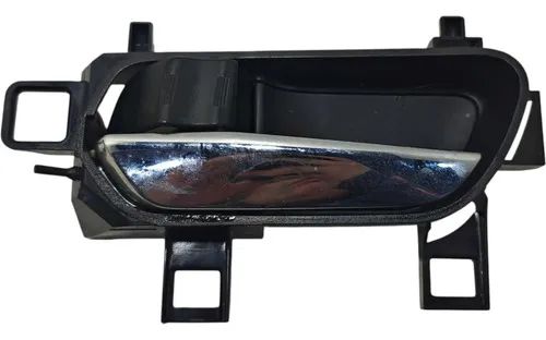 Maçaneta Int Dianteira Esquerda Nissan Versa 1.6 2020 A 2022