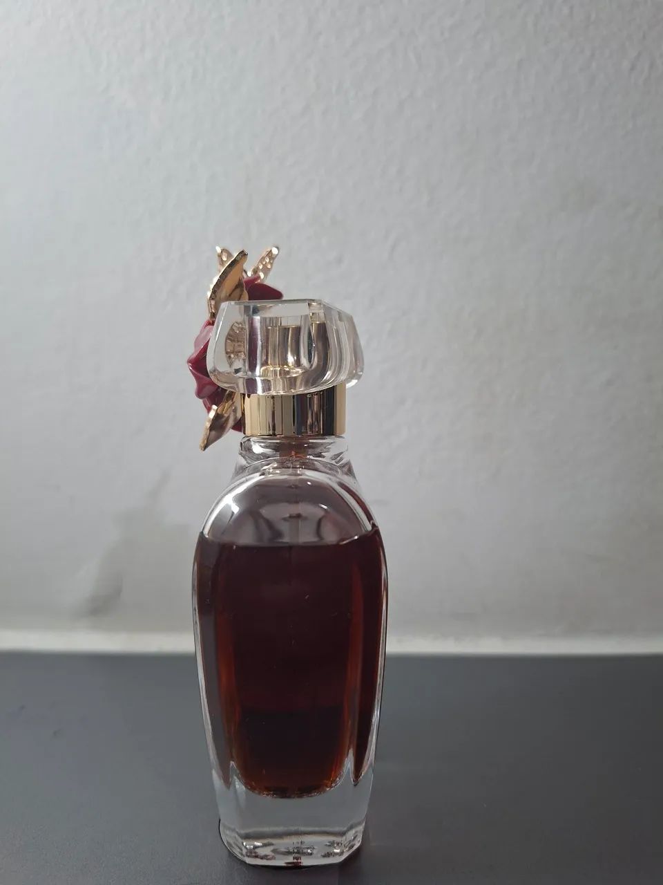 Desapego- Perfume Whisper de MAISON ASRAR (original) - Foto 3