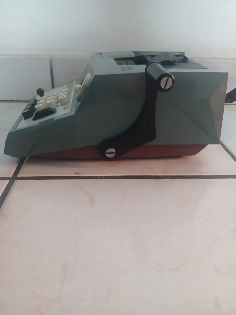Maquina de somar Olivetti Suma Prima (antiga) - Foto 4