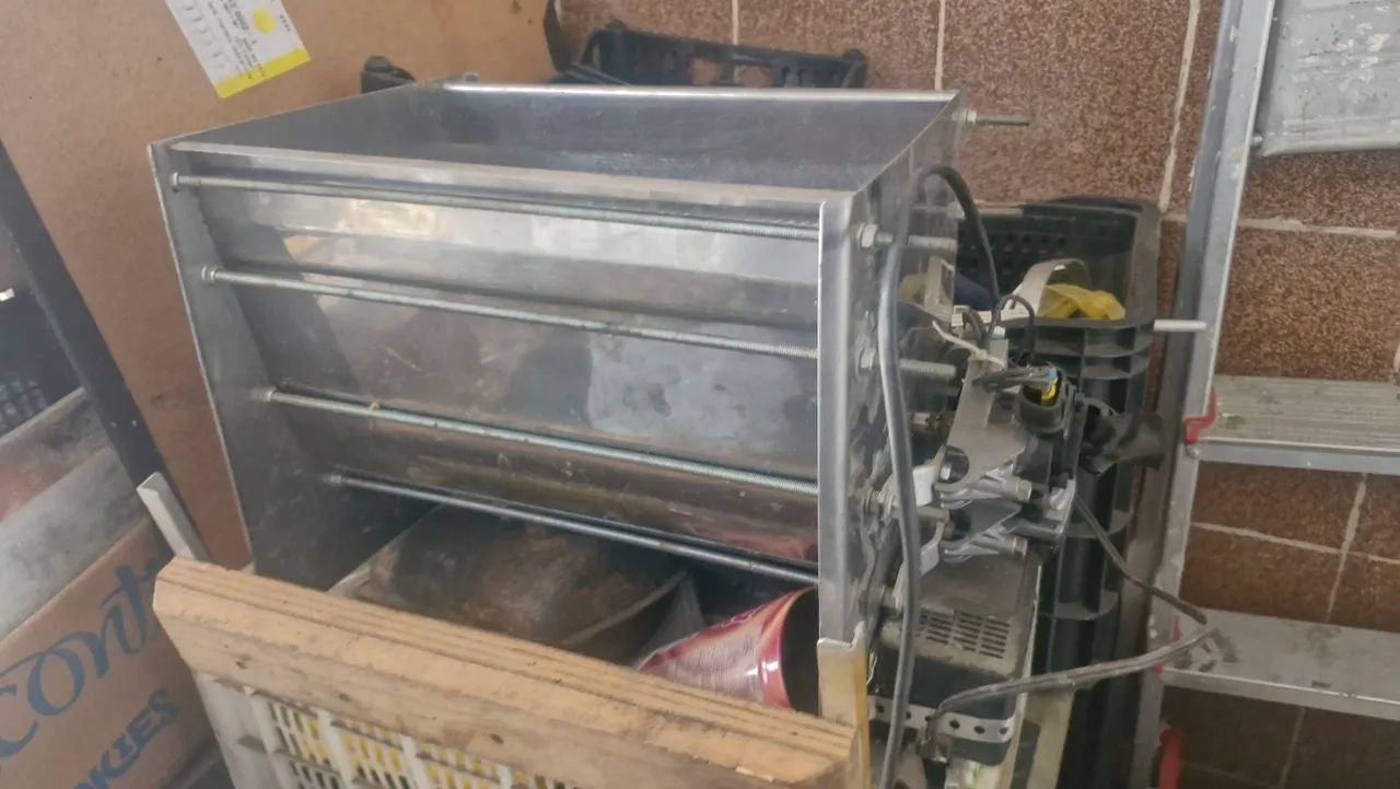 Misturador de carne e massas construído de forma artesanal