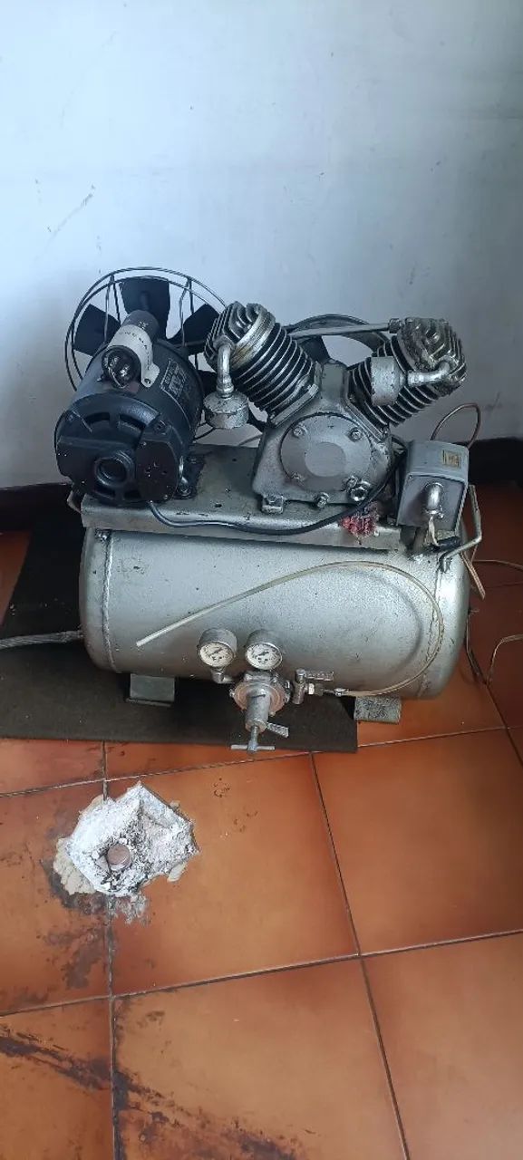 Compressor odontológico USADO ~40 lts