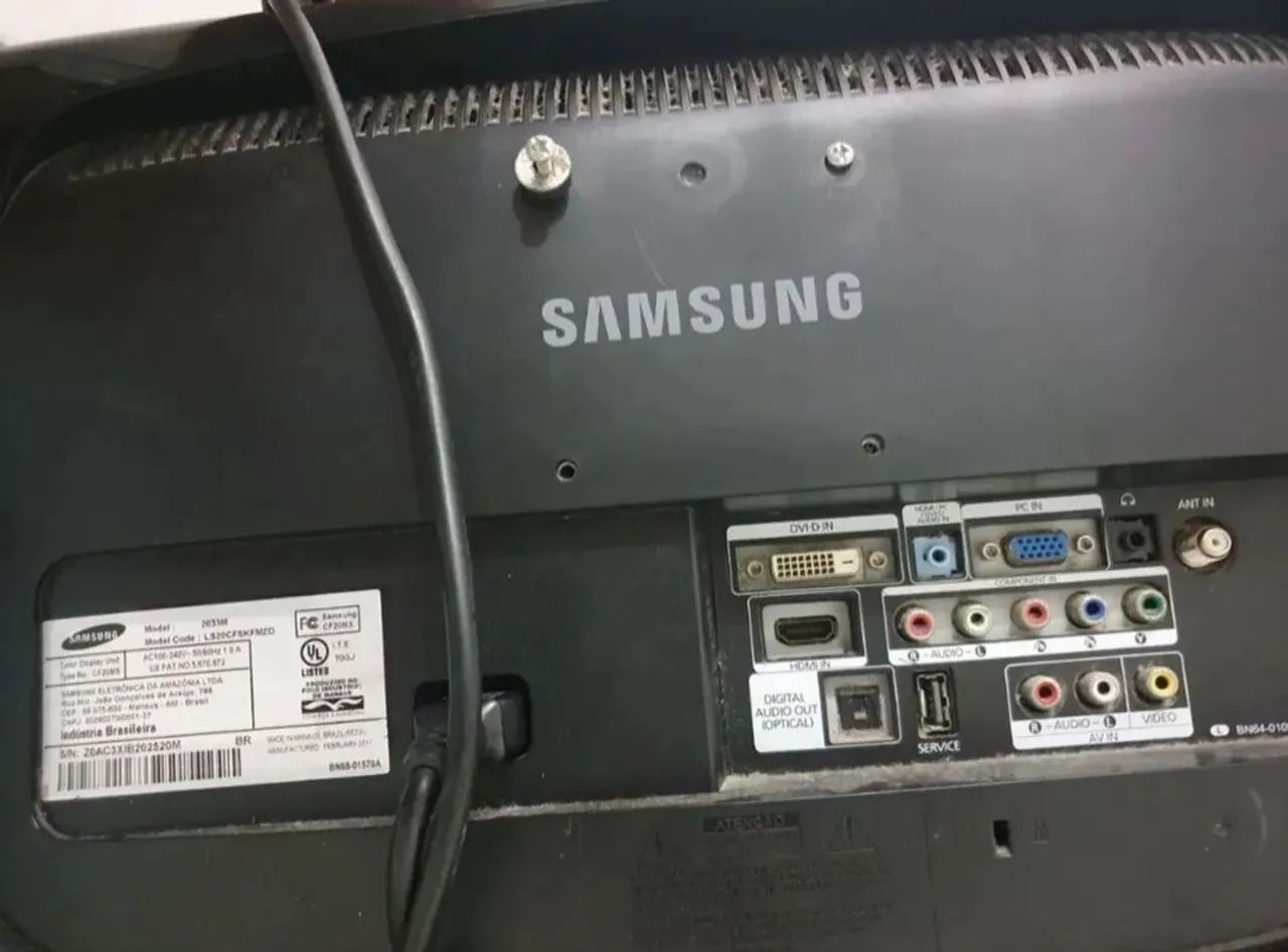 20 POLEGADAS MONITOR TV SAMSUMG SYNCMASTER 2033M, COM AÚDIO, MAS TELA LEVEMENTE COM FUNGOS - Foto 3