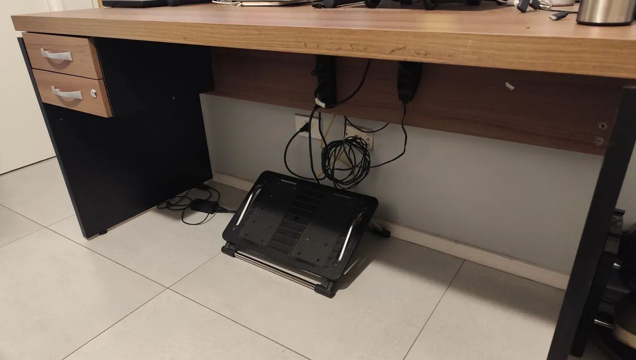 Mesa escritório com gavetas - Foto 2