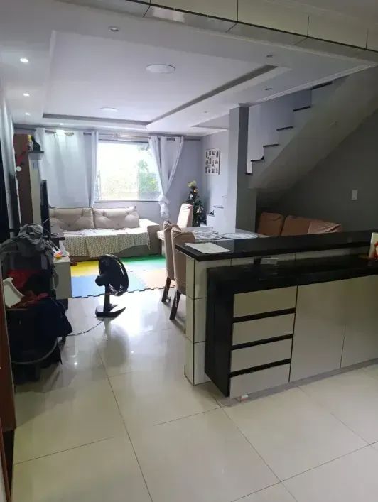 CASA COM 2 QUARTOS EM VALVERDE