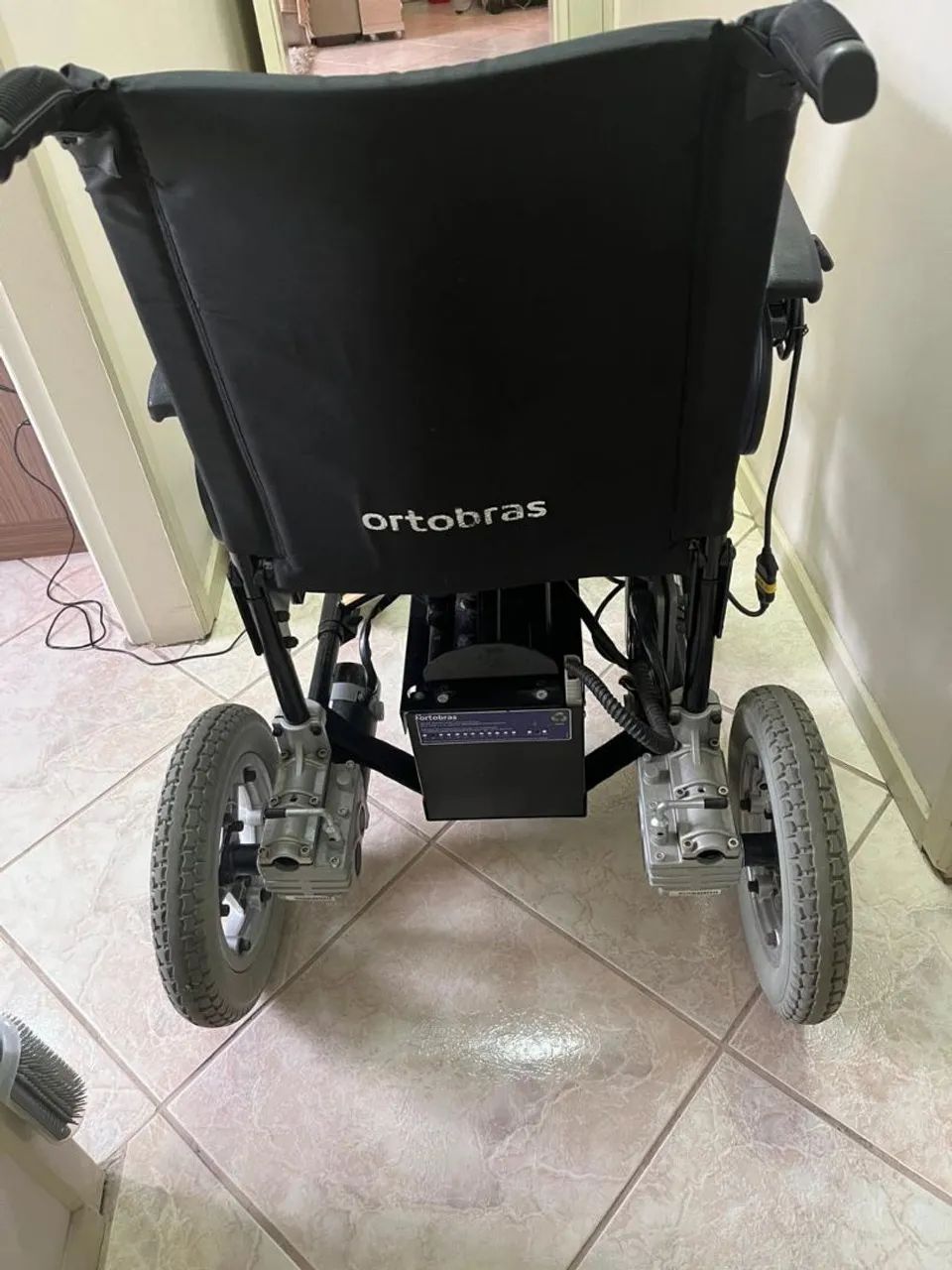 Cadeira de rodas motorizada  - Foto 5
