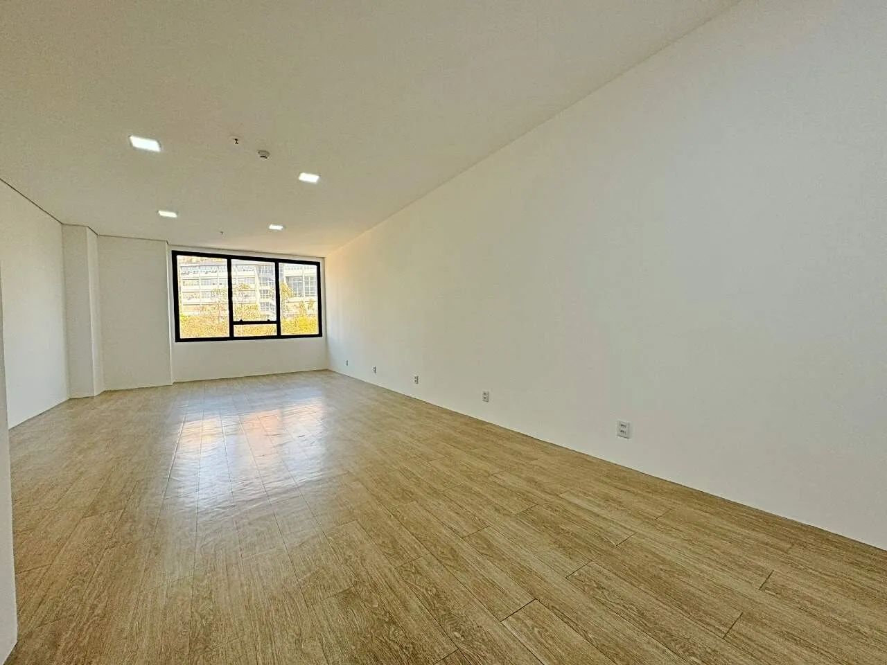 SALA COMERCIAL PARA LOCAÇÃO NO BAIRRO VILA DA SERRA - Foto 5