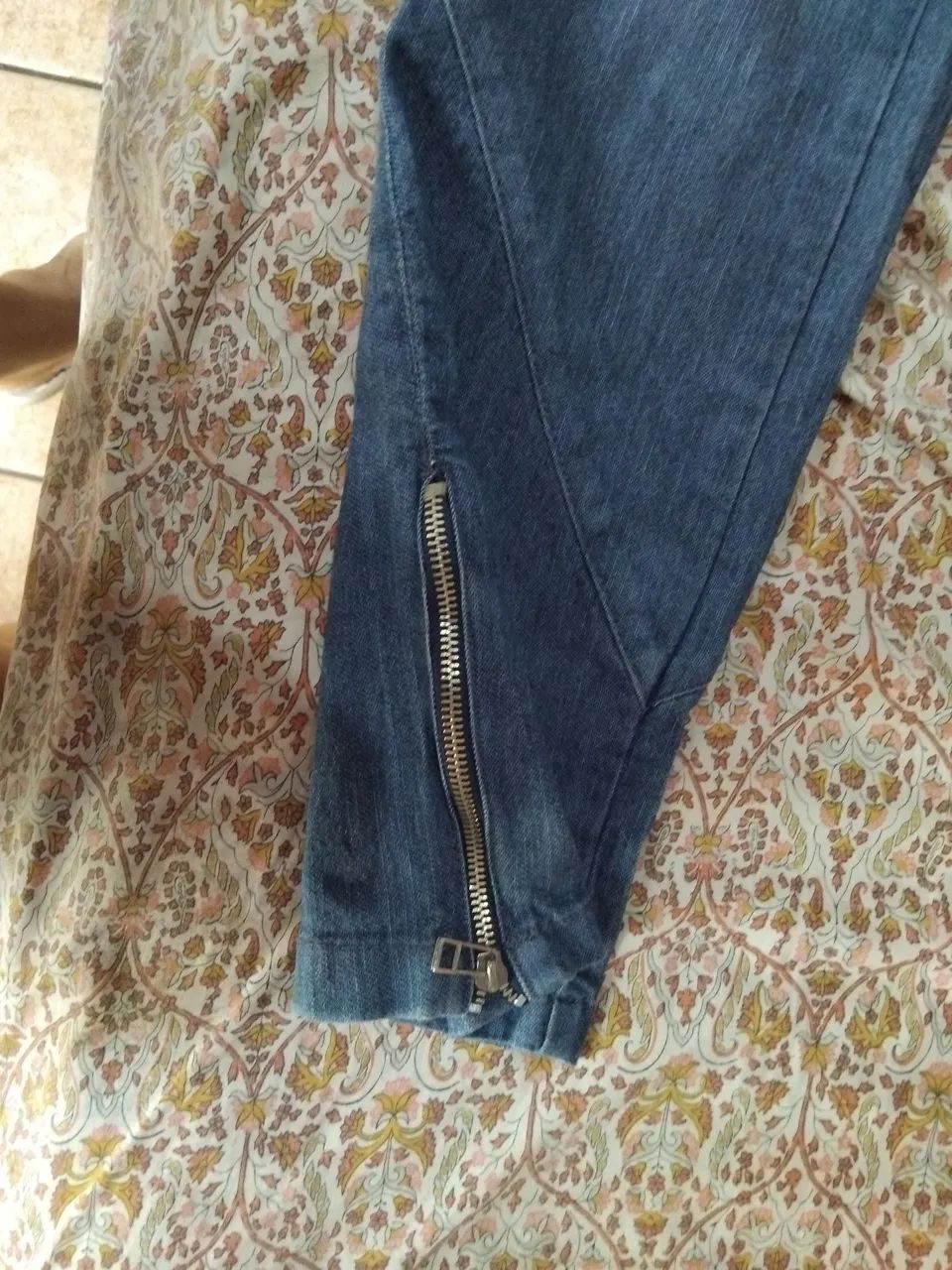Calça jeans linda. Veste super bem!Tem conversa - Foto 3