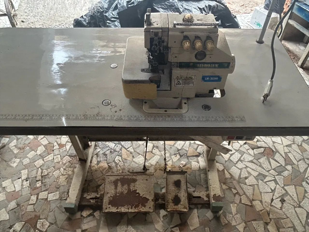 2 máquinas overloques - Foto 3