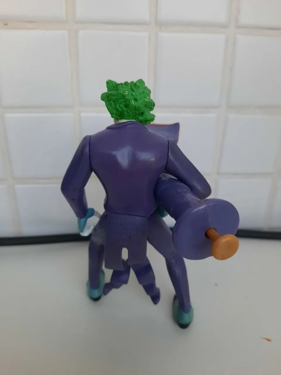Boneco do Coringa c/ acessório, clássico anos 90 - Foto 3