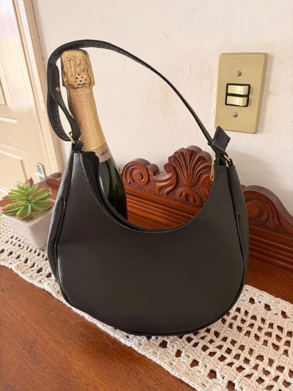 Bolsa preta de ombro 