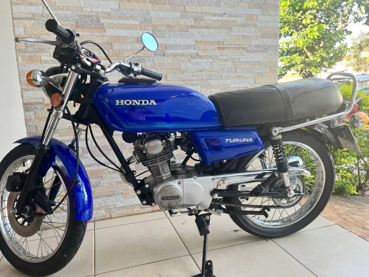 Turuna 125 1981 (placa preta)