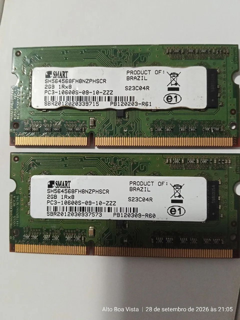 Duas memórias Ram para notebook smart 2 Gb cada 