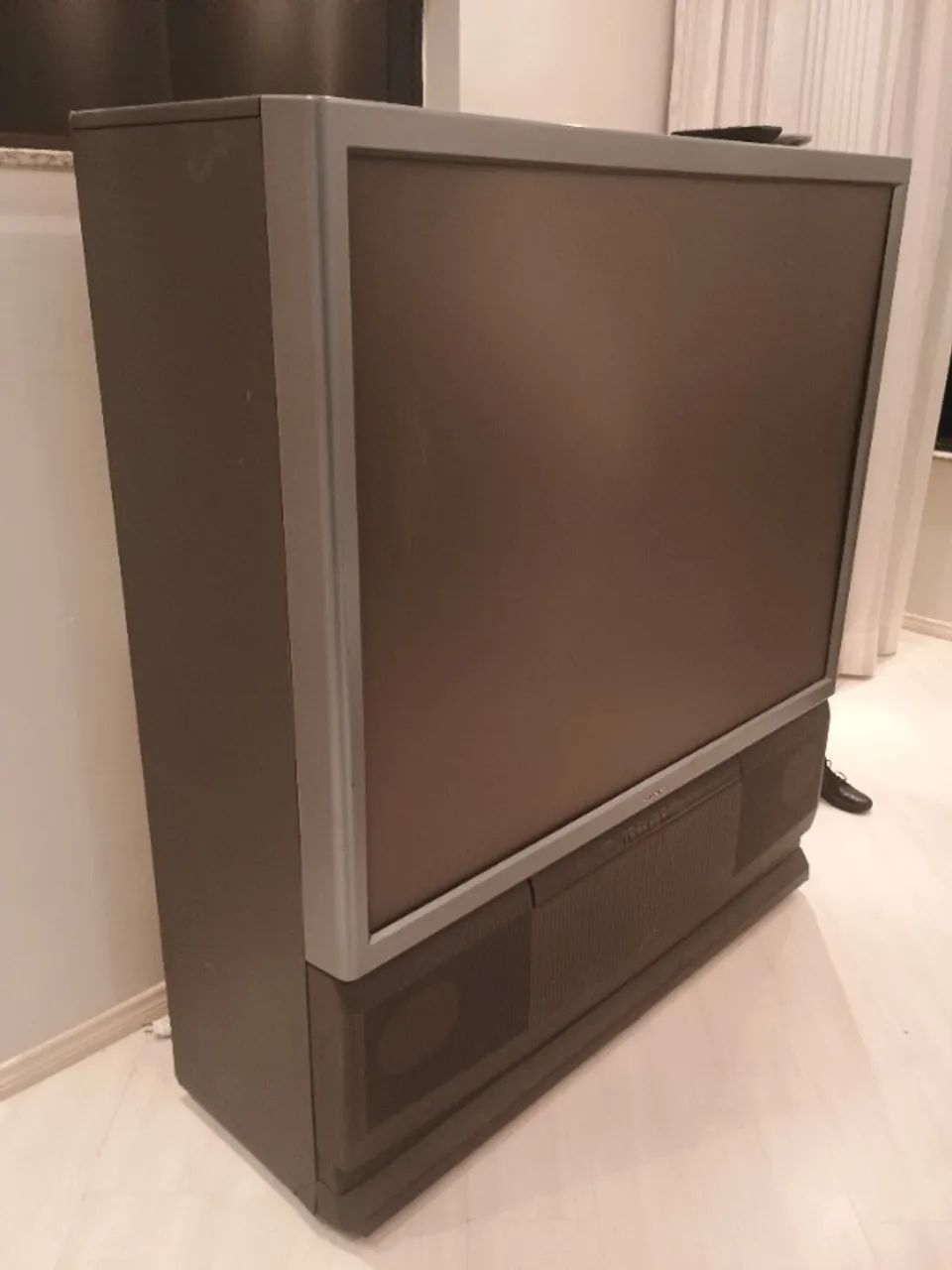 Tv Sony retroprojetor modelo KP-61S35 - Foto 5