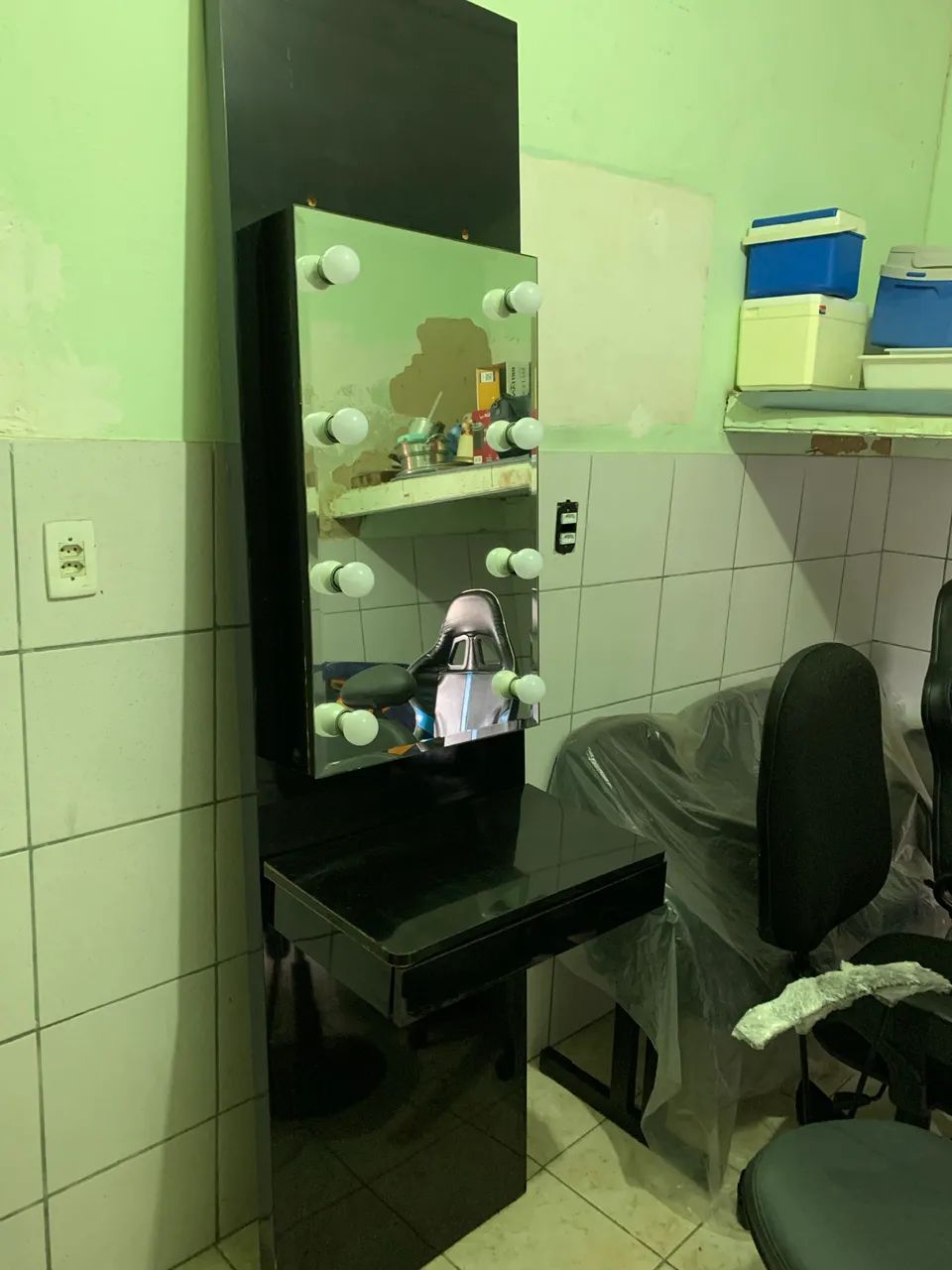 Penteadeira com cadeira reformada 