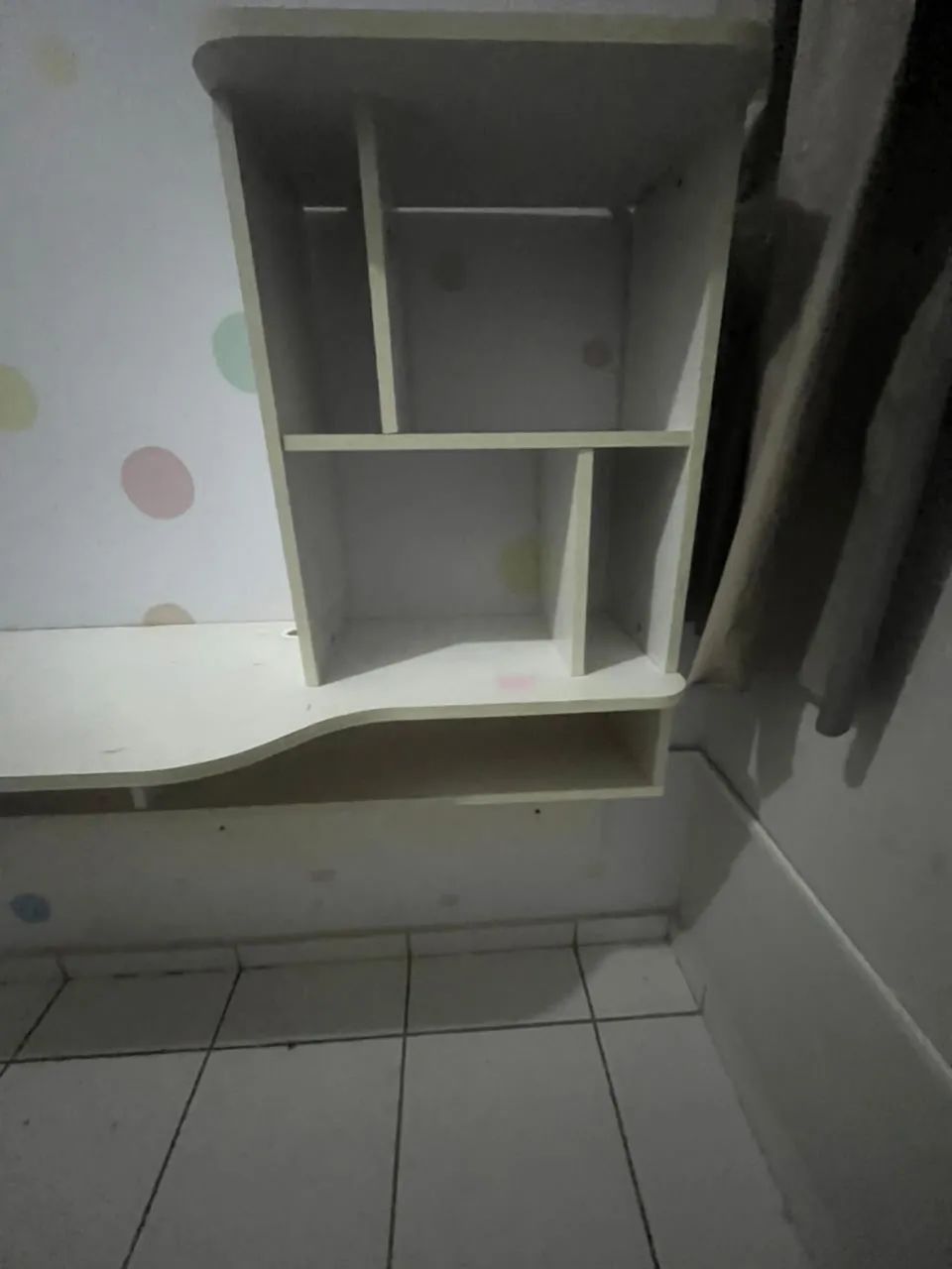Mesa suspensa 