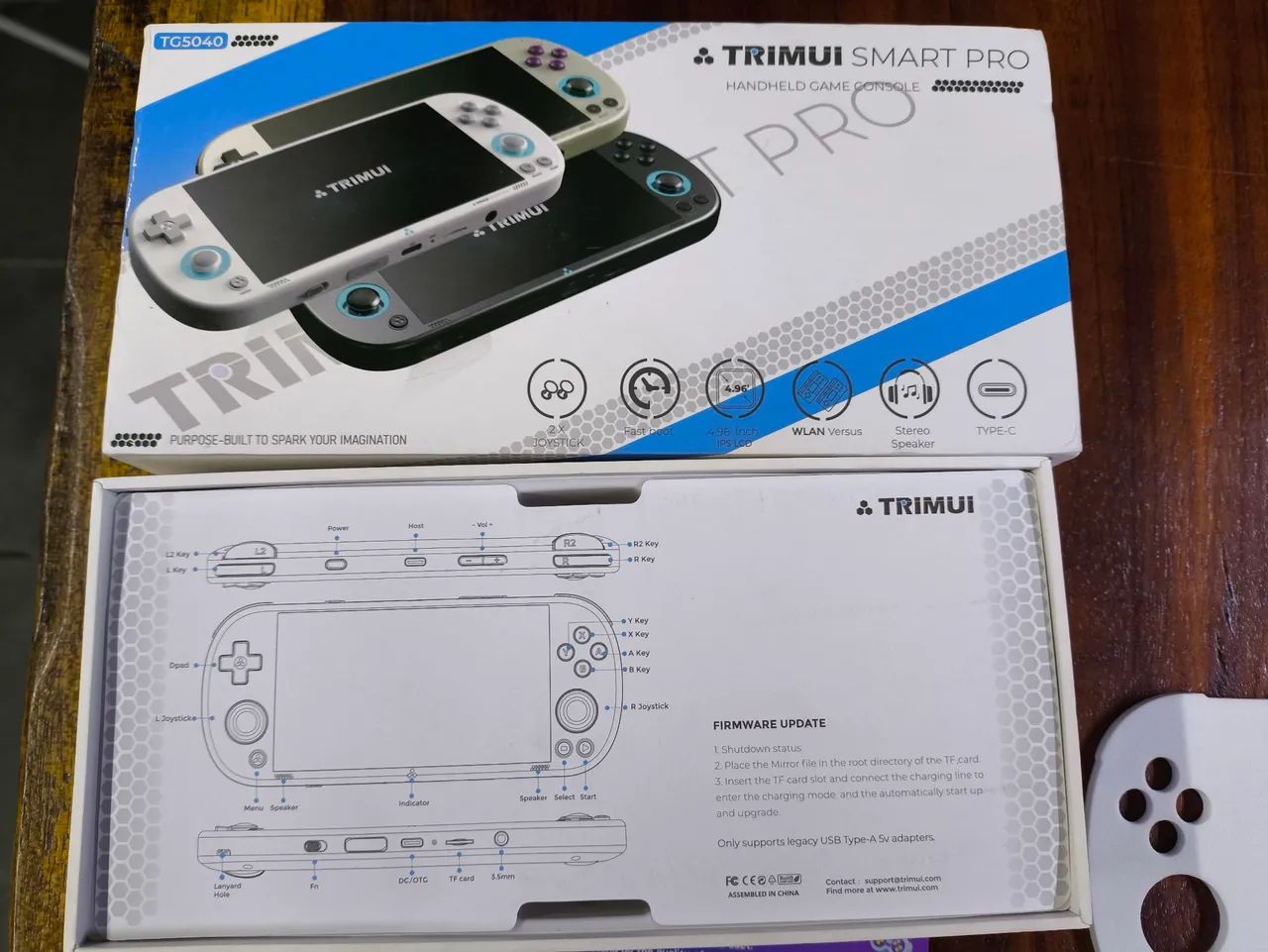 GAME CONSOLE 