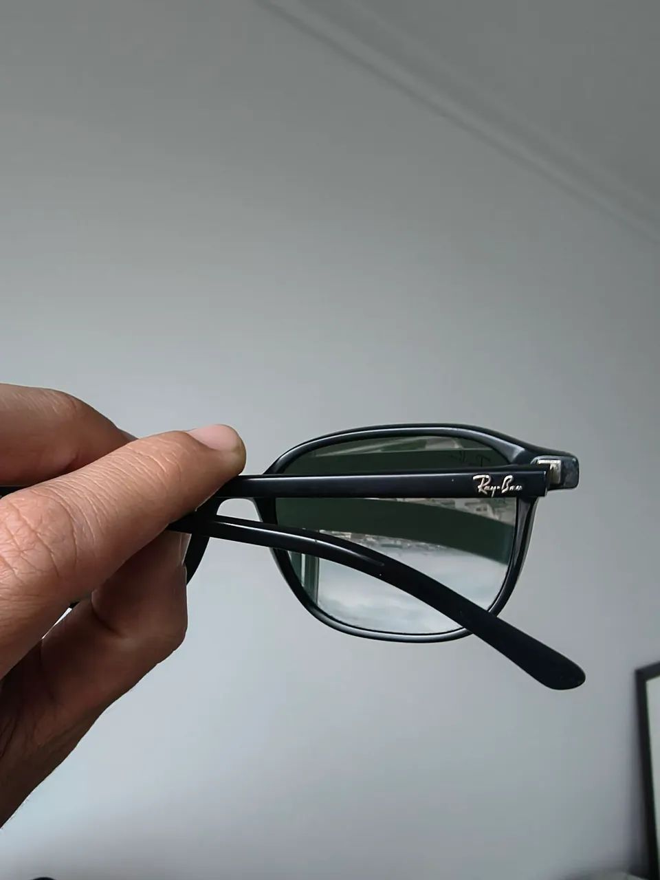 Óculos de Sol Ray-Ban Elliot Usado - Foto 4