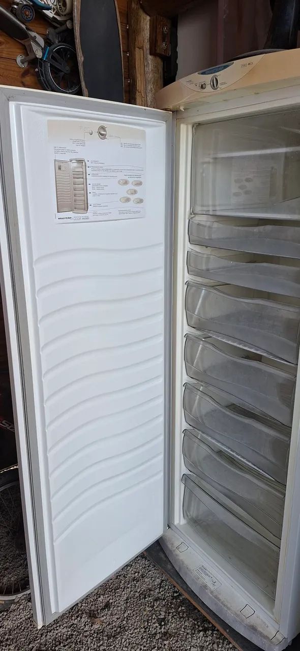 Freezer frost free