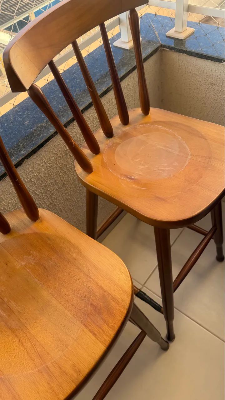 Banqueta de madeira 150,00 as duas  - Foto 2