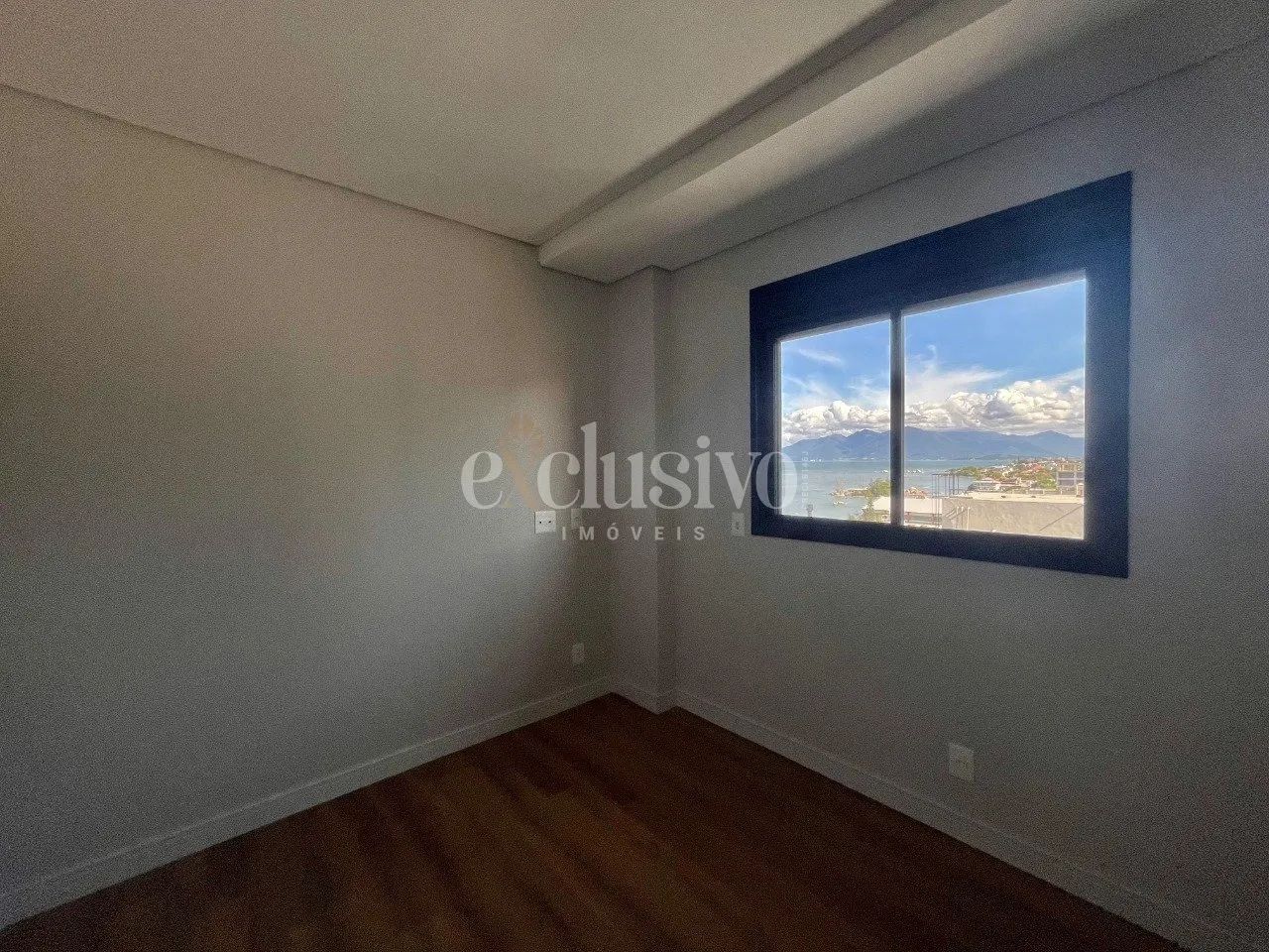 Apartamento 3 dormitórios em Coqueiros - Foto 11