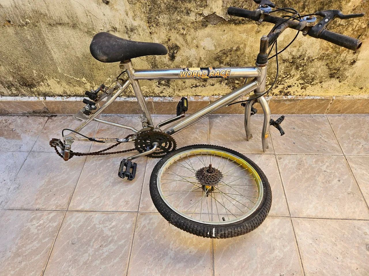 Quando antigo de bike 