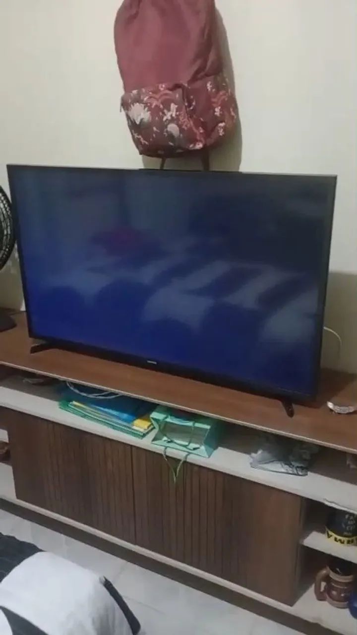 Vendo tv smart 43 polegadas com defeito 
