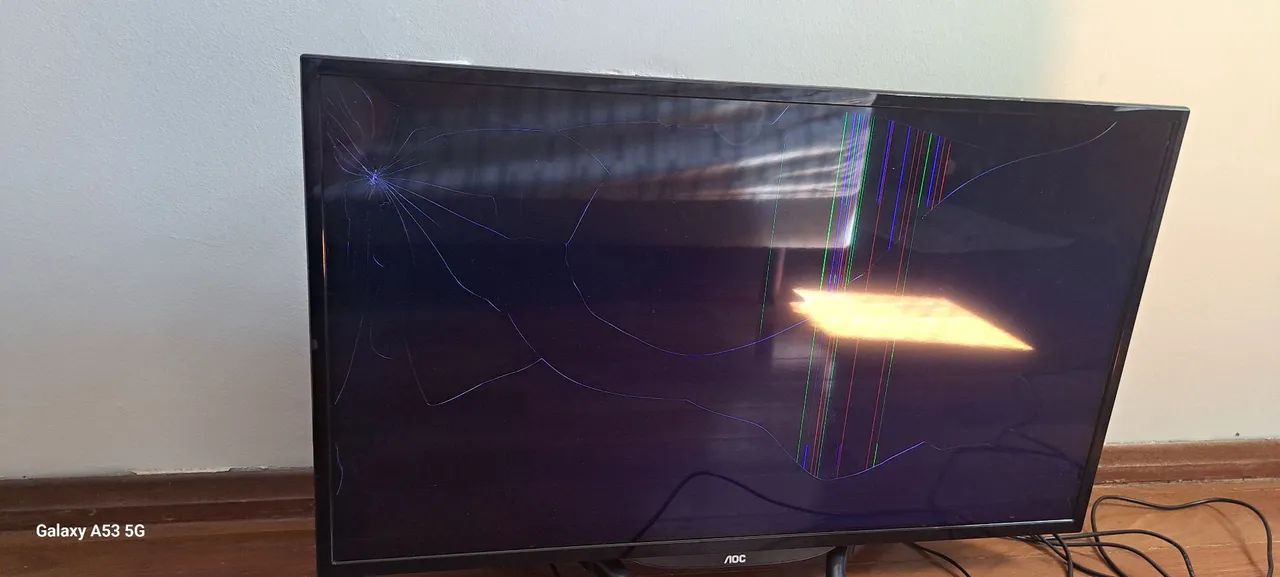 Tv Aoc 32 polegadas tela quebrada - Foto 3