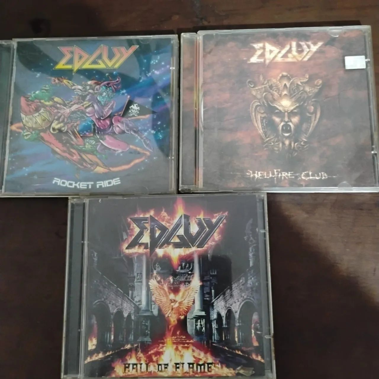 Kit de CDs e DVD da banda Edguy